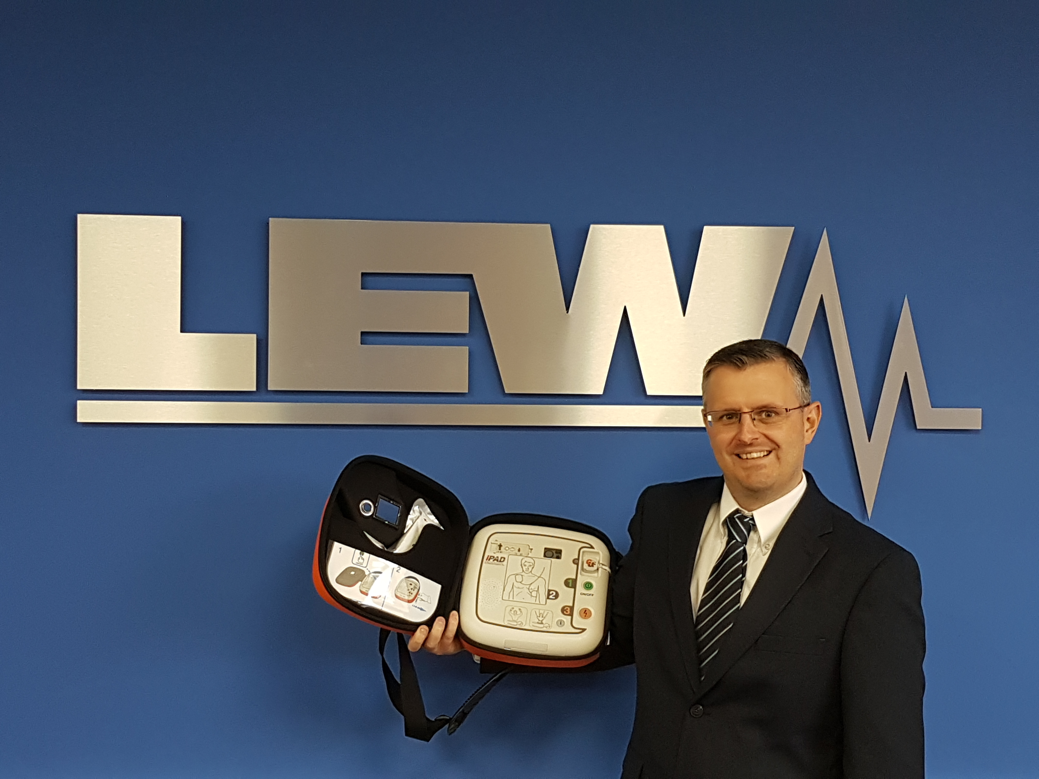 Big-hearted LEW Electrical to place defibrillators in all branches