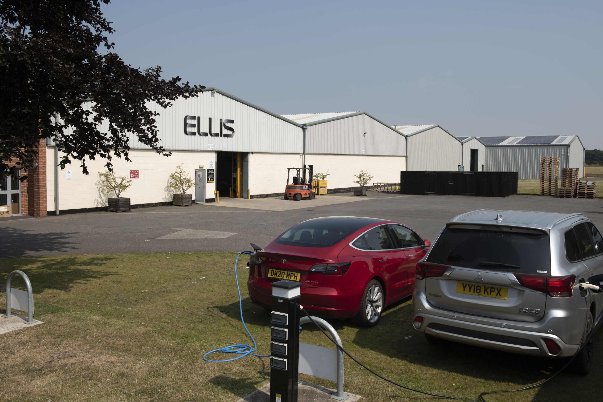 Ellis makes power as the sun shines