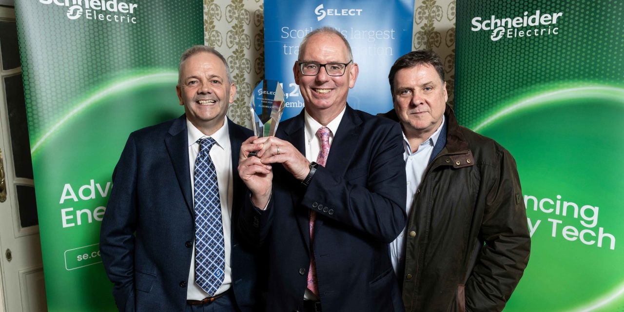 SELECT honours Alan Wilson with Lifetime Achievement Award