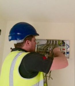 easy2 Voltimum's Ambassadors put Schneider Electric’s Easy9+ consumer unit to the test