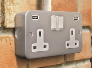 hamilton1 Hamilton’s Metalclad: now with dual USB double switched sockets