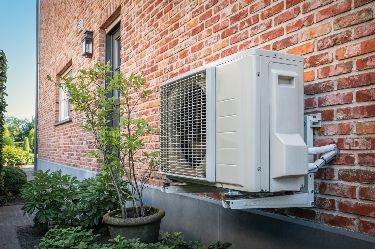 Energy regulator challenged to examine heat pump rollout by UK heating industry