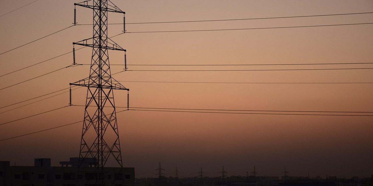 Power networks experts call for speedier connection of renewables to UK grid